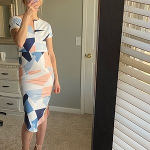 Geometric print dress with belt